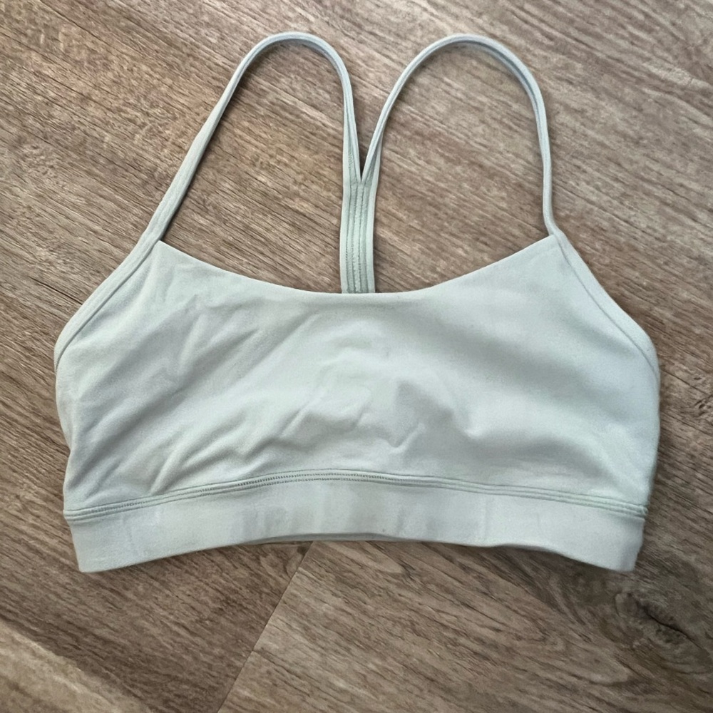 Lululemon Flow Y bra, light green, size 6.